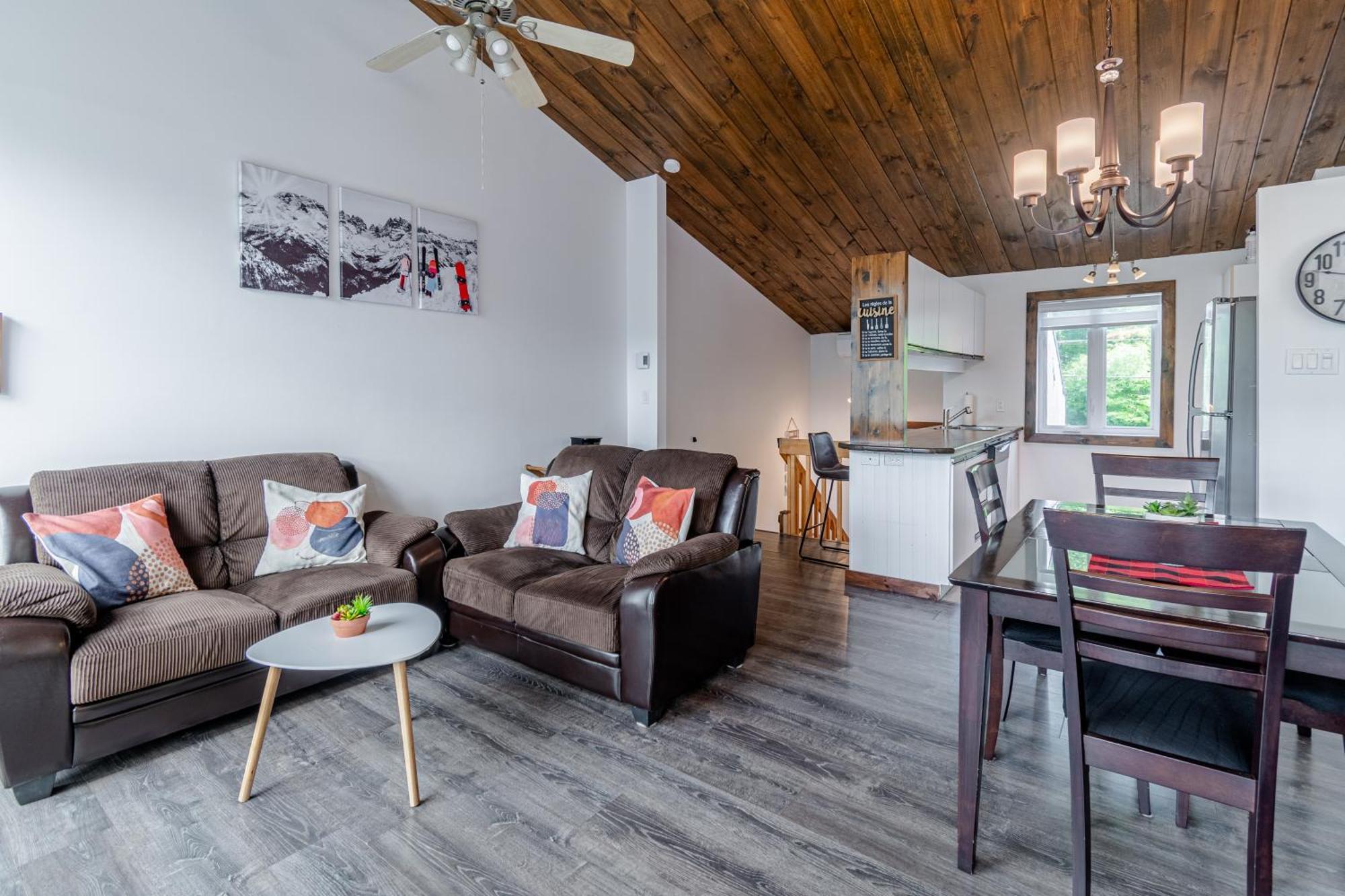 Superbe Condo Face Aux Pentes De Ski Stoneham!!! Екстер'єр фото